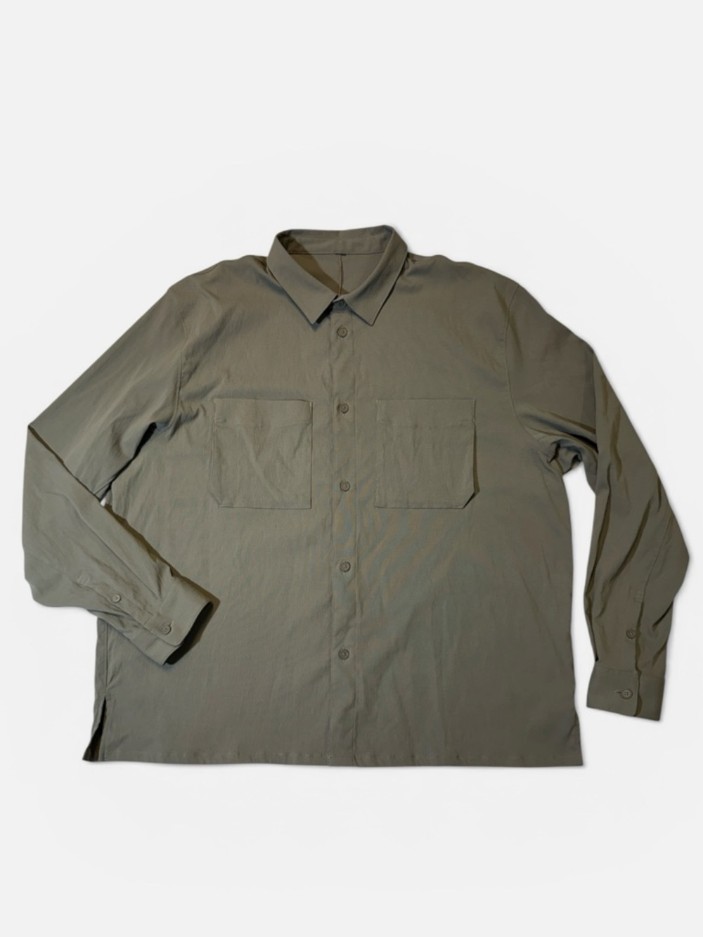 Lululemon mens 2XL XXL green solid button up performance shirt EUC